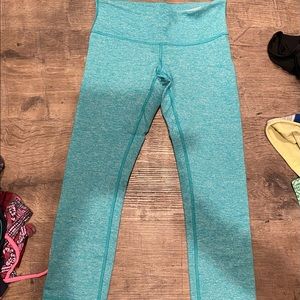 Lululemon wunder under crops